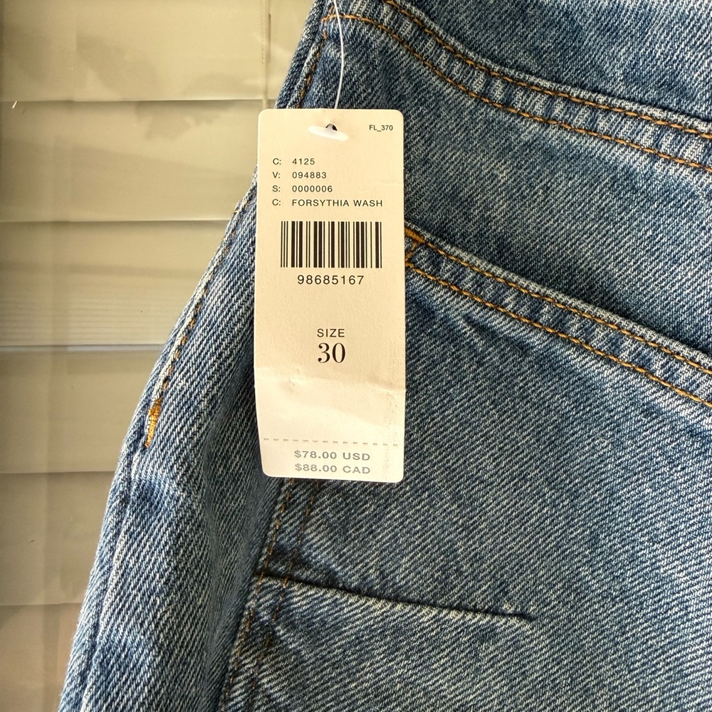 NWT PILCRO Classic Blue Denim Women's Shorts Size 30 - Picture 4 of 4